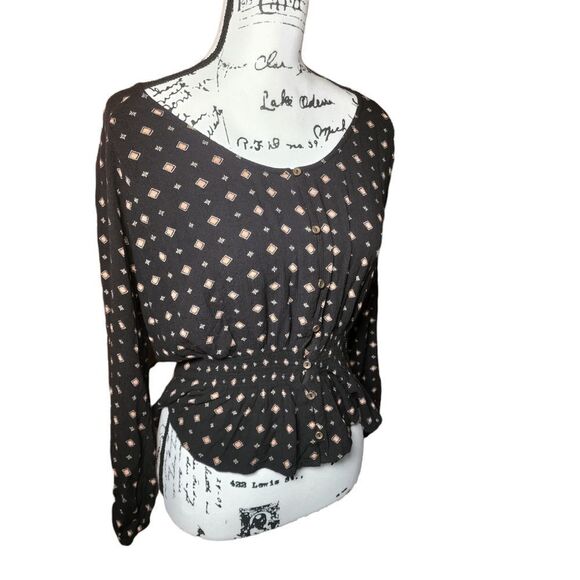 Billabong Women's Shirt Size small Blouse Black Button Up Crop Top boho chic - Picture 3 of 6